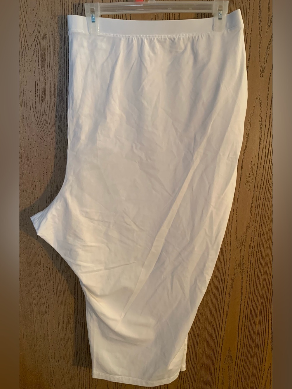 Cathrine’s Suprema Collection White Cotton Capris - Picture 2 of 5